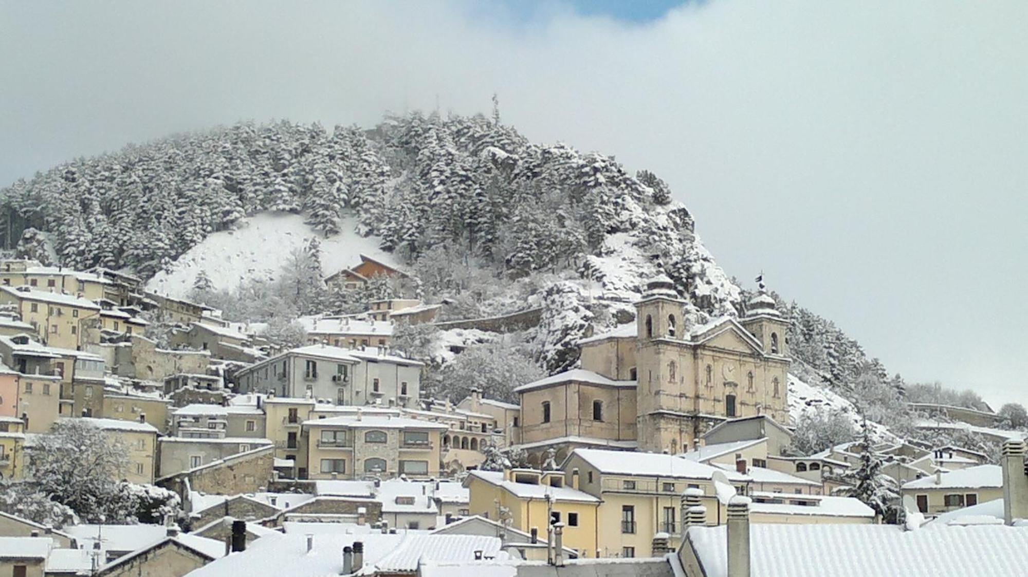 Albergo Corradetti Castel Di Sangro Luaran gambar