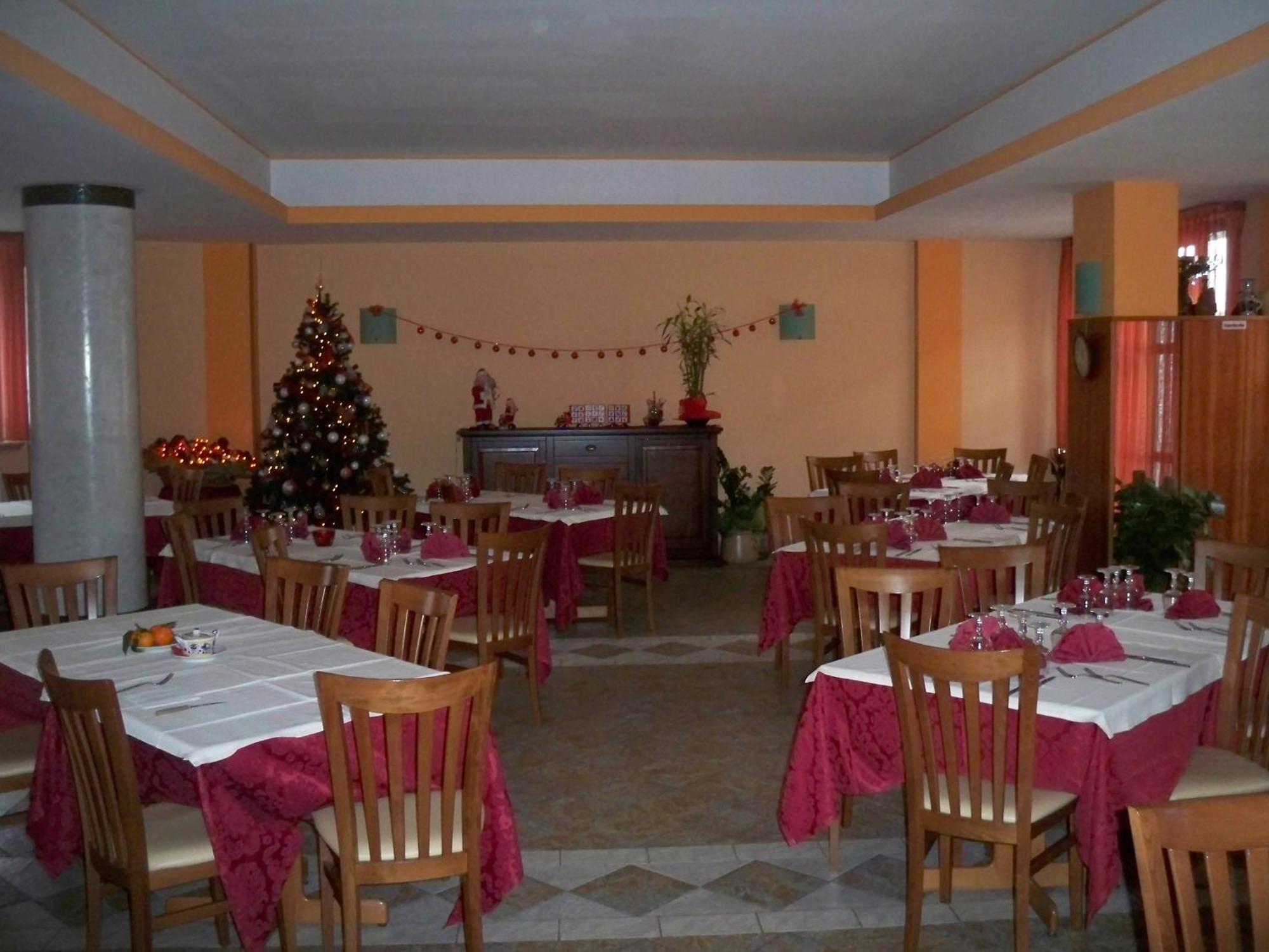 Albergo Corradetti Castel Di Sangro Luaran gambar